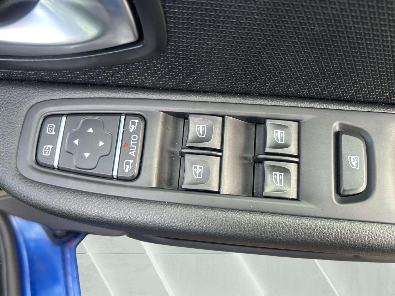 Used Renault Clio 2018 for sale - 76715207: Photo 22