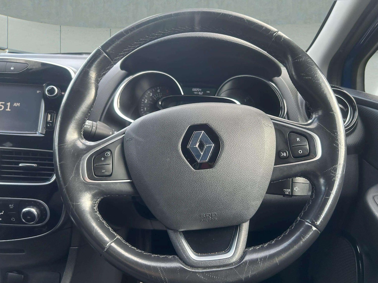 Used Renault Clio 2018 for sale - 76715207: Photo 23