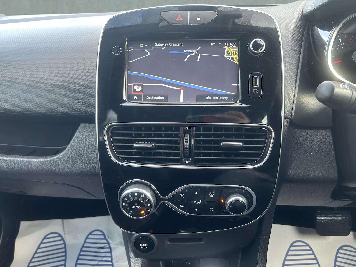 Used Renault Clio 2018 for sale - 76715207: Photo 30