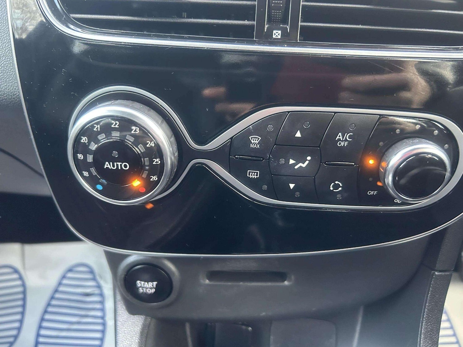 Used Renault Clio 2018 for sale - 76715207: Photo 31