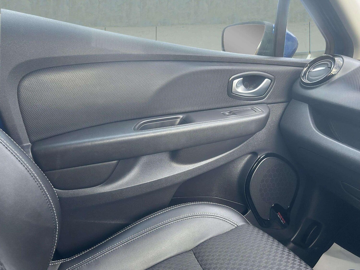 Used Renault Clio 2018 for sale - 76715207: Photo 35