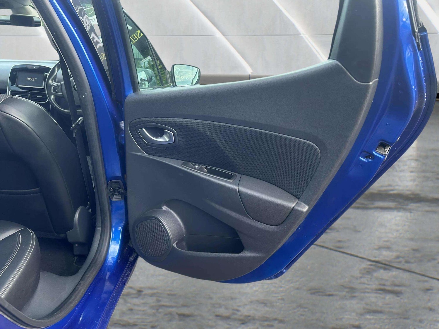 Used Renault Clio 2018 for sale - 76715207: Photo 36