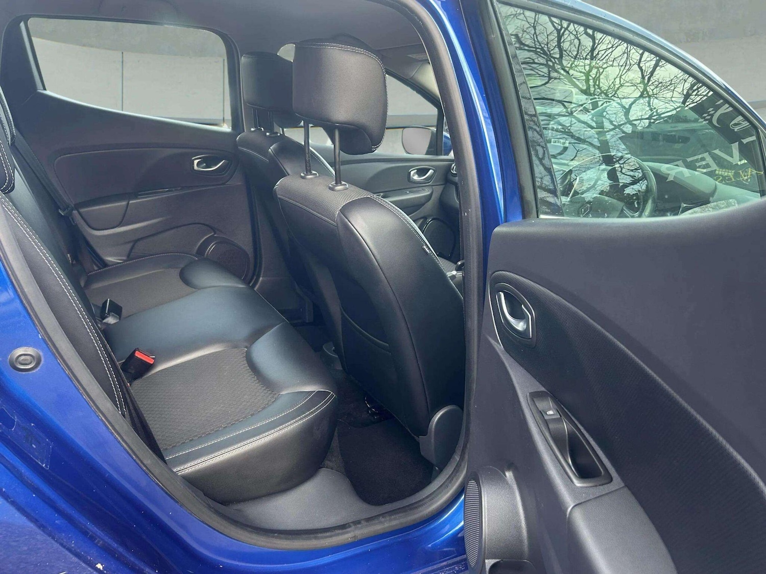 Used Renault Clio 2018 for sale - 76715207: Photo 37