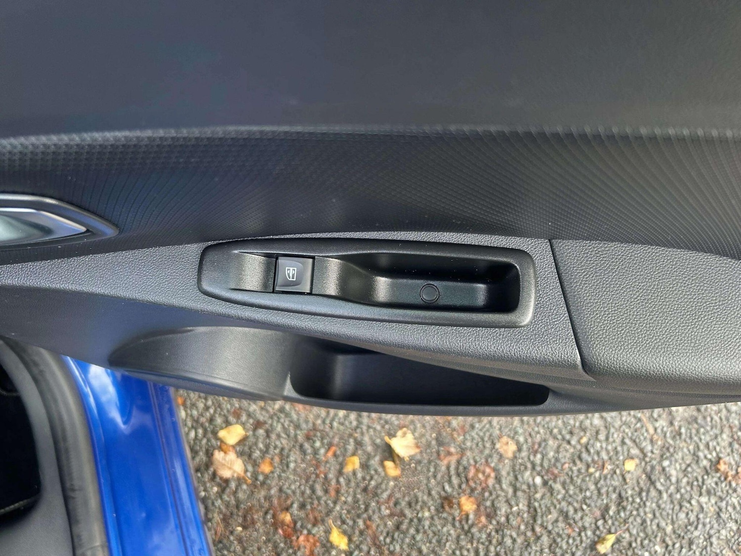 Used Renault Clio 2018 for sale - 76715207: Photo 40