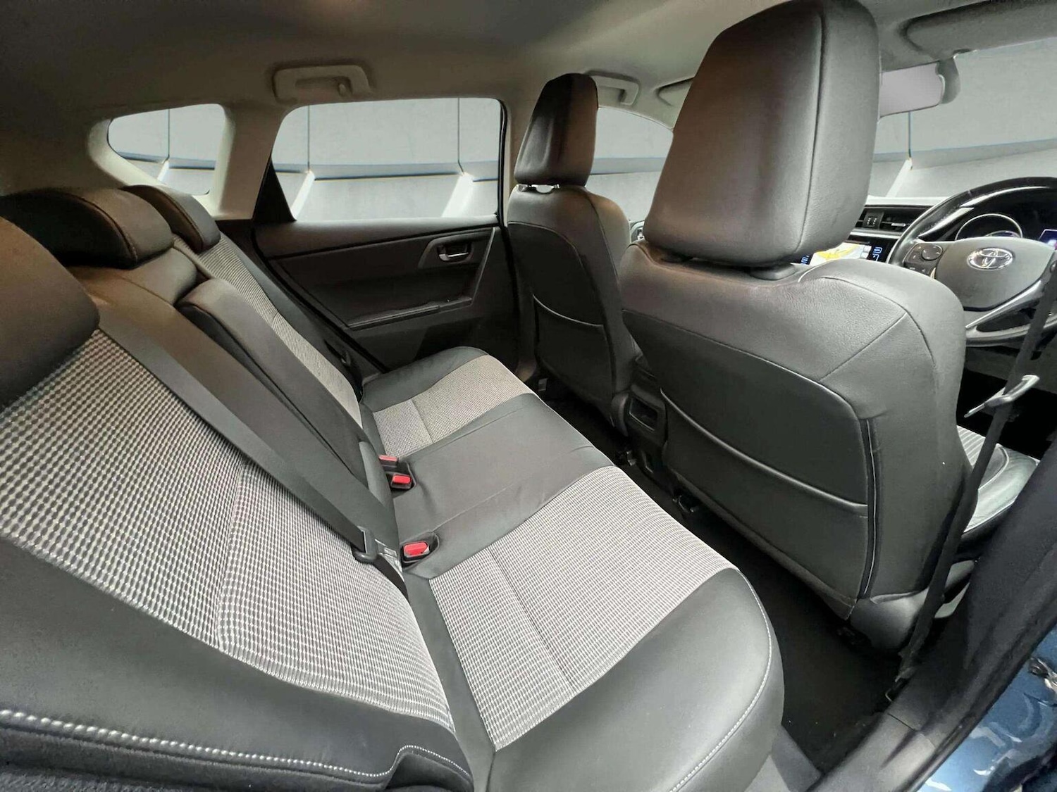 Used Toyota Auris 2017 for sale - 76566624: Photo 22