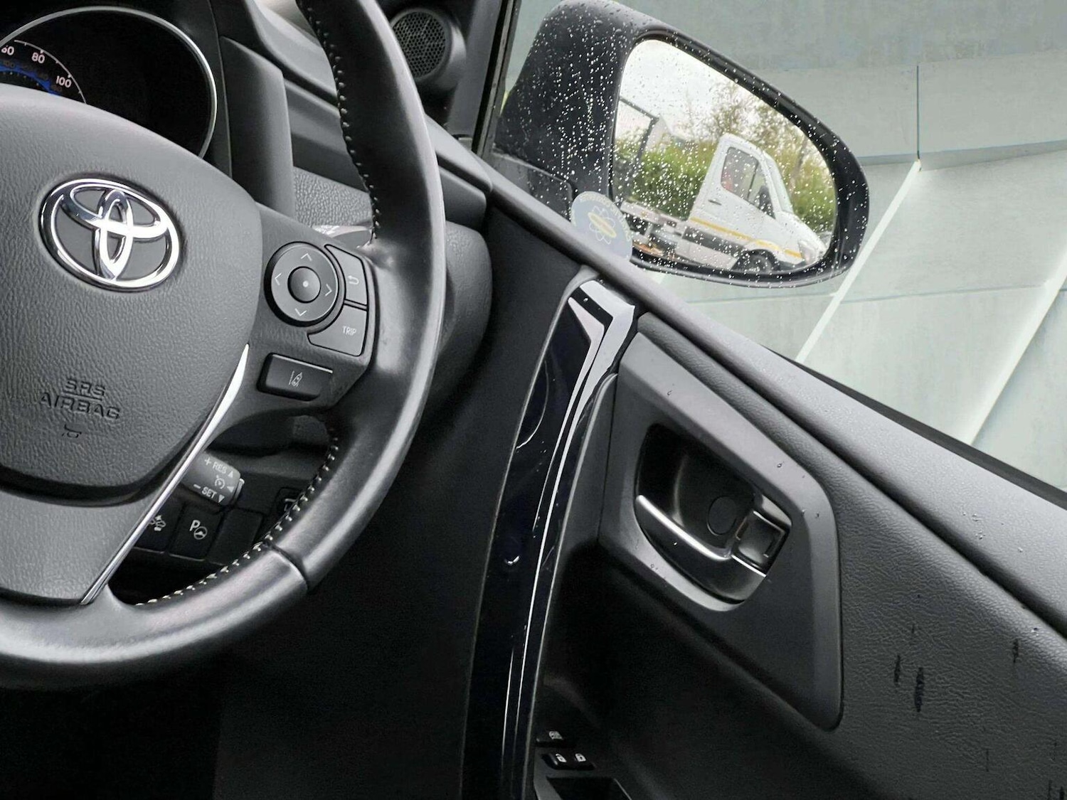 Used Toyota Auris 2017 for sale - 76566624: Photo 43