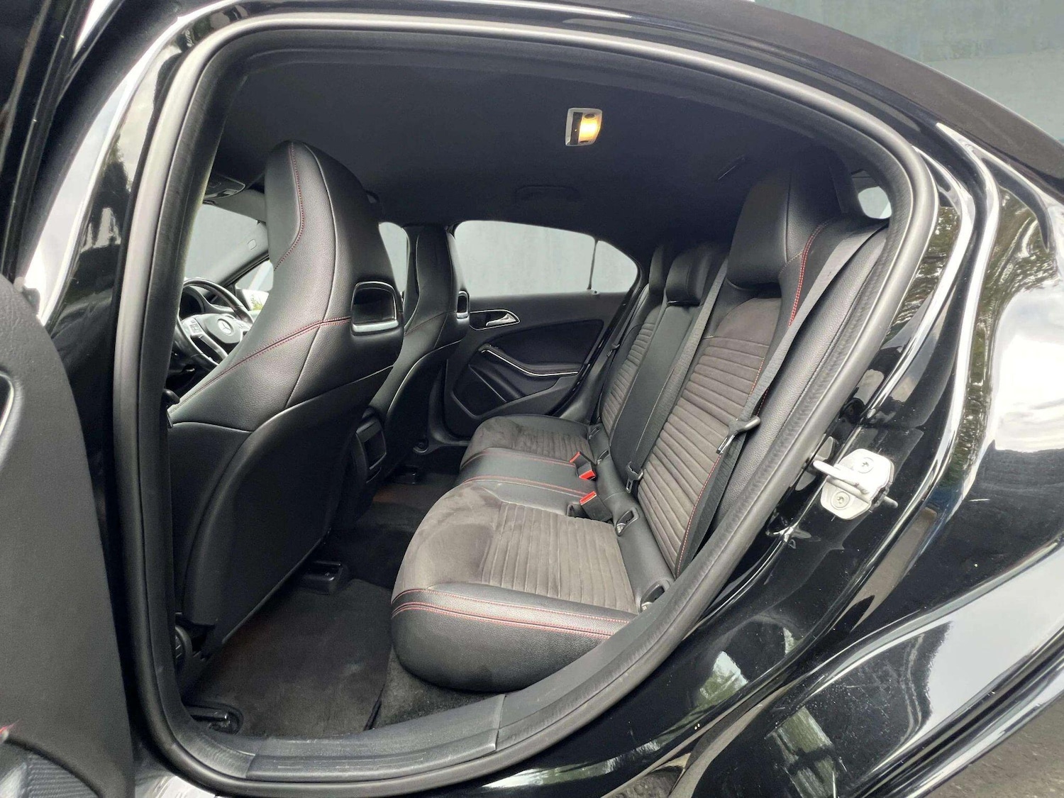 Used Mercedes-Benz A-Class 2015 for sale - 76598490: Photo 34