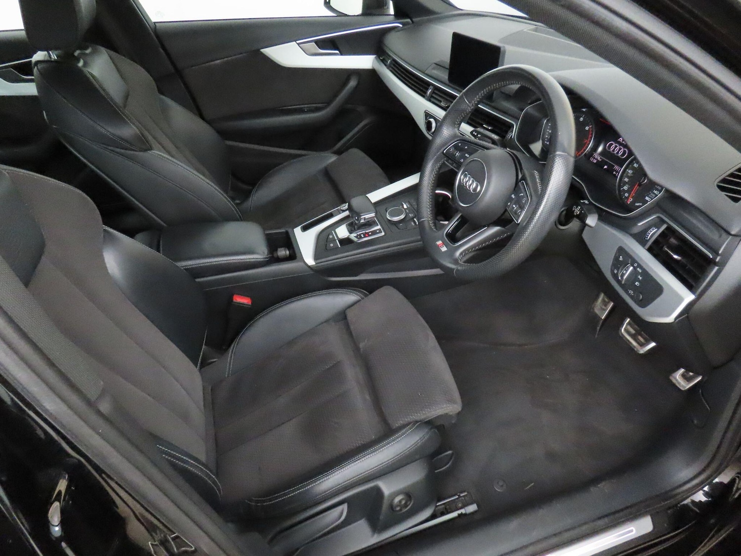 Used Audi A4 2018 for sale - 77120666: Photo 11