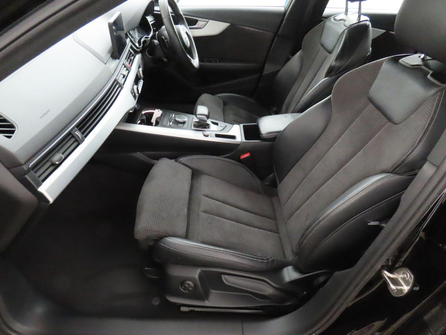 Used Audi A4 2018 for sale - 77120666: Photo 12