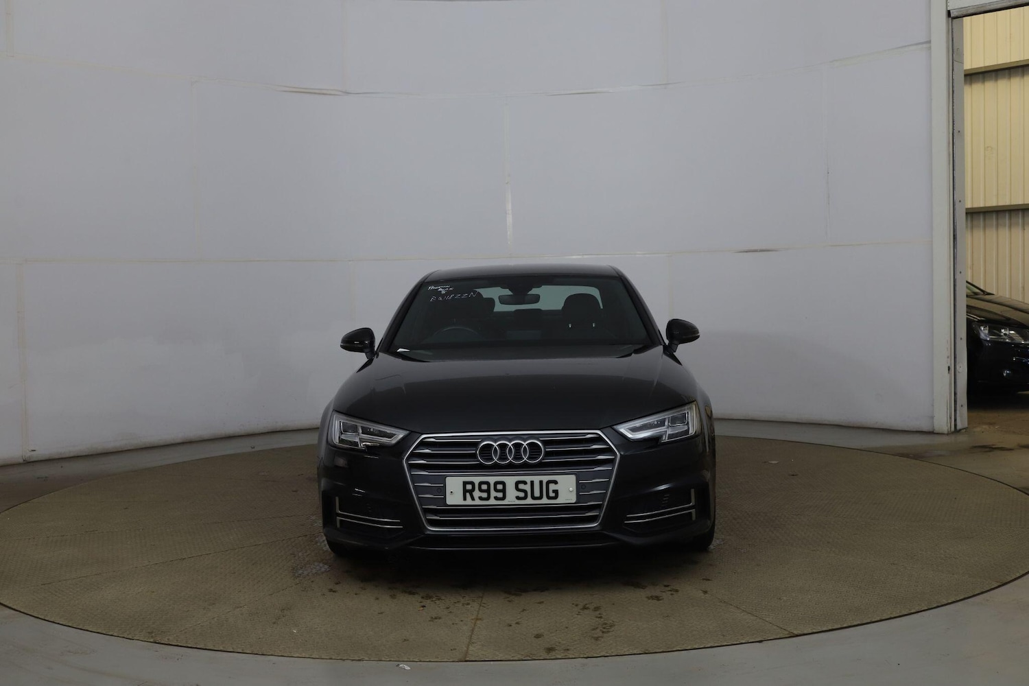 Used Audi A4 2018 for sale - 77120666: Photo 2