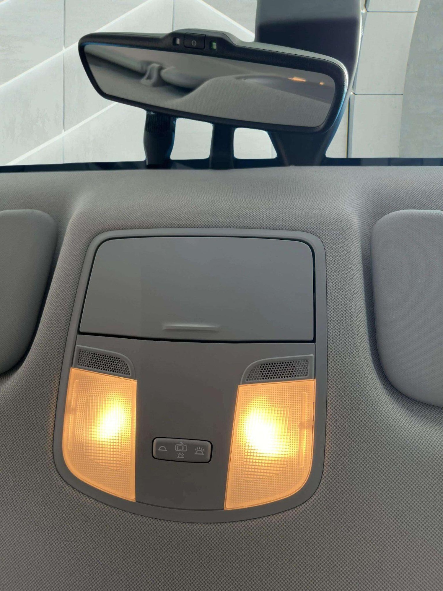 Used Hyundai IONIQ 2017 for sale - 76566640: Photo 40