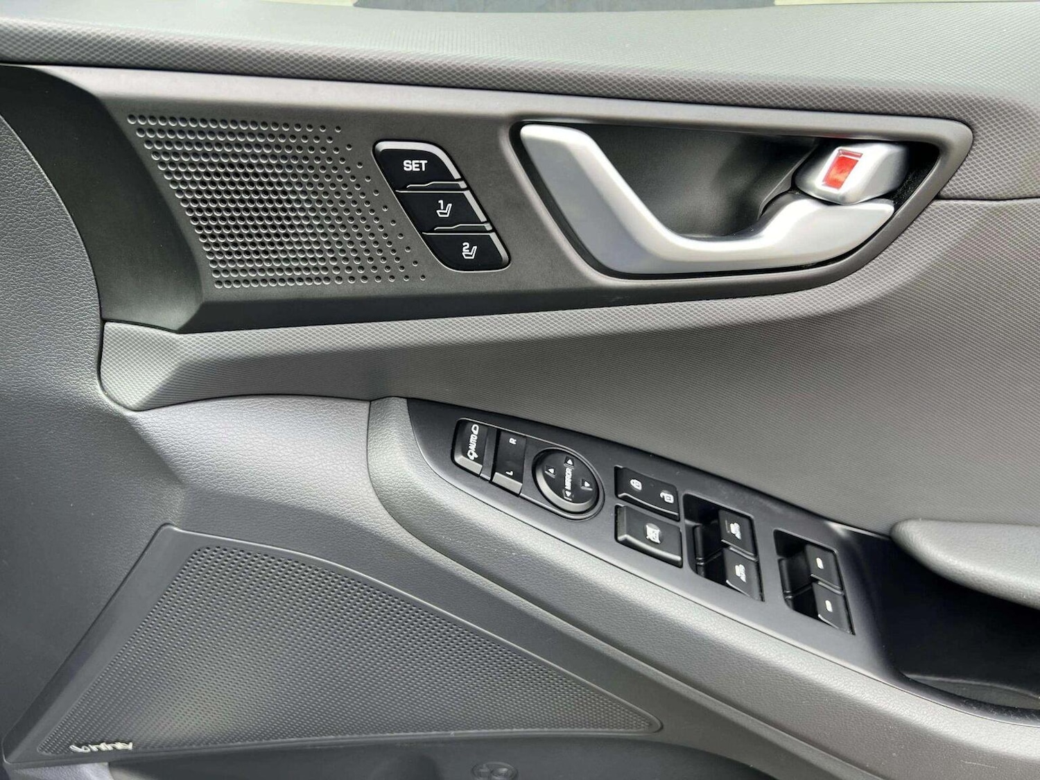 Used Hyundai IONIQ 2017 for sale - 76566640: Photo 45