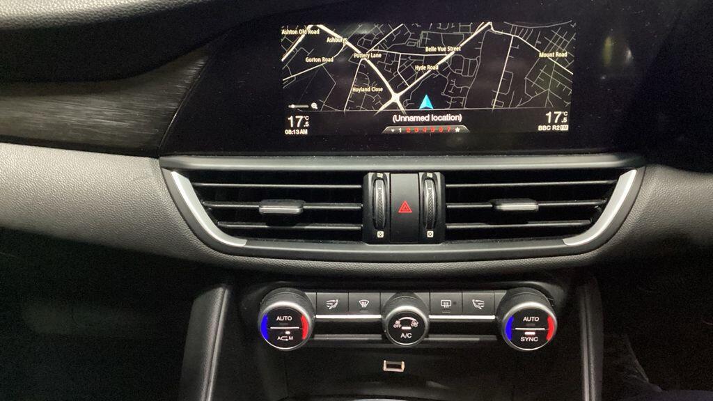 Used Alfa Romeo Giulia 2017 for sale - 76865373: Photo 11