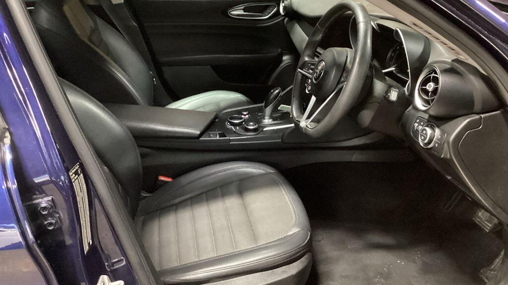 Used Alfa Romeo Giulia 2017 for sale - 76865373: Photo 9