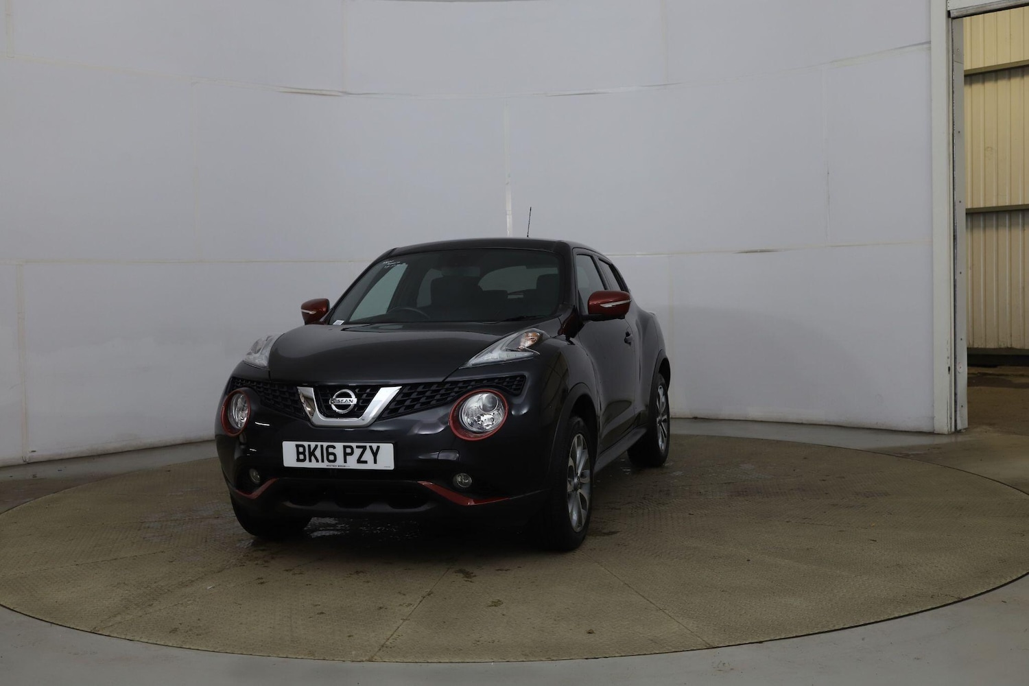 Used Nissan Juke 2016 for sale - 76715372: Photo 1