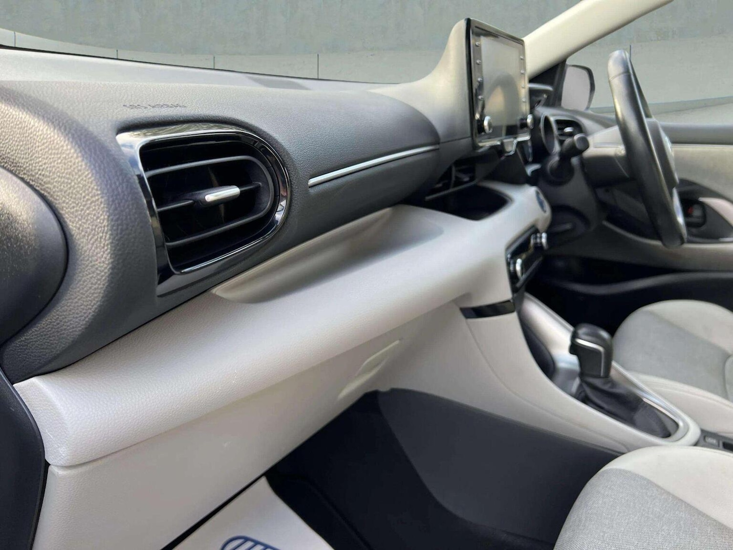 Used Toyota Yaris 2020 for sale - 76566661: Photo 20