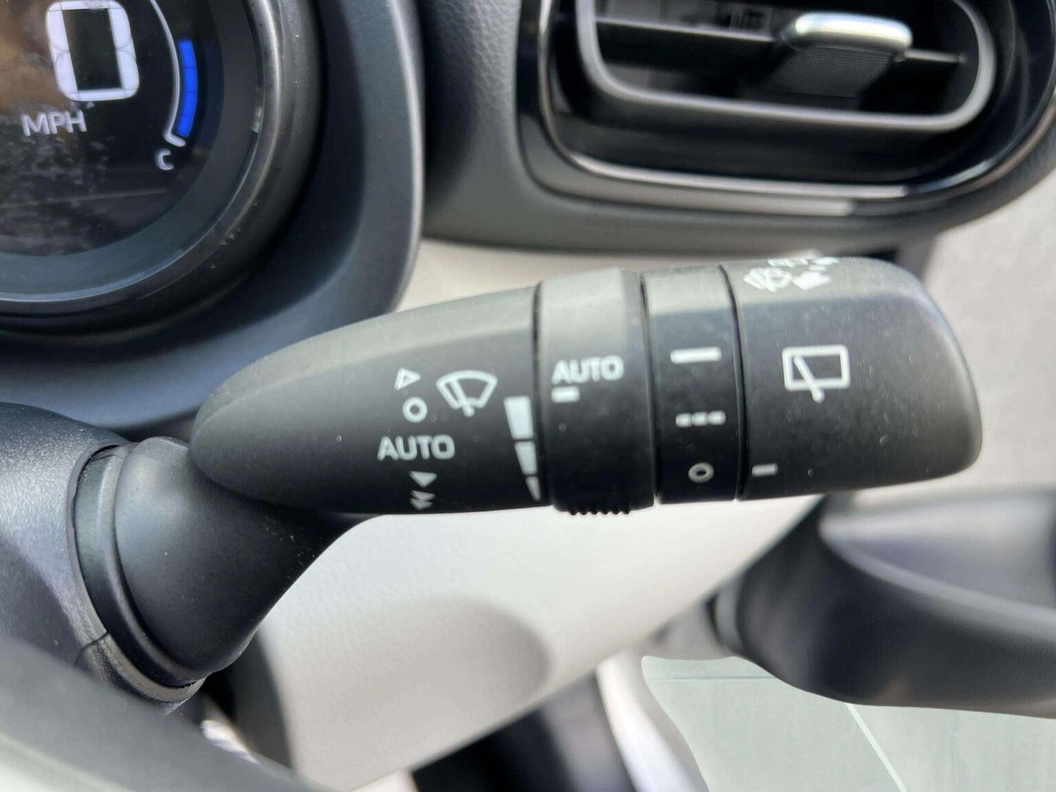 Used Toyota Yaris 2020 for sale - 76566661: Photo 34