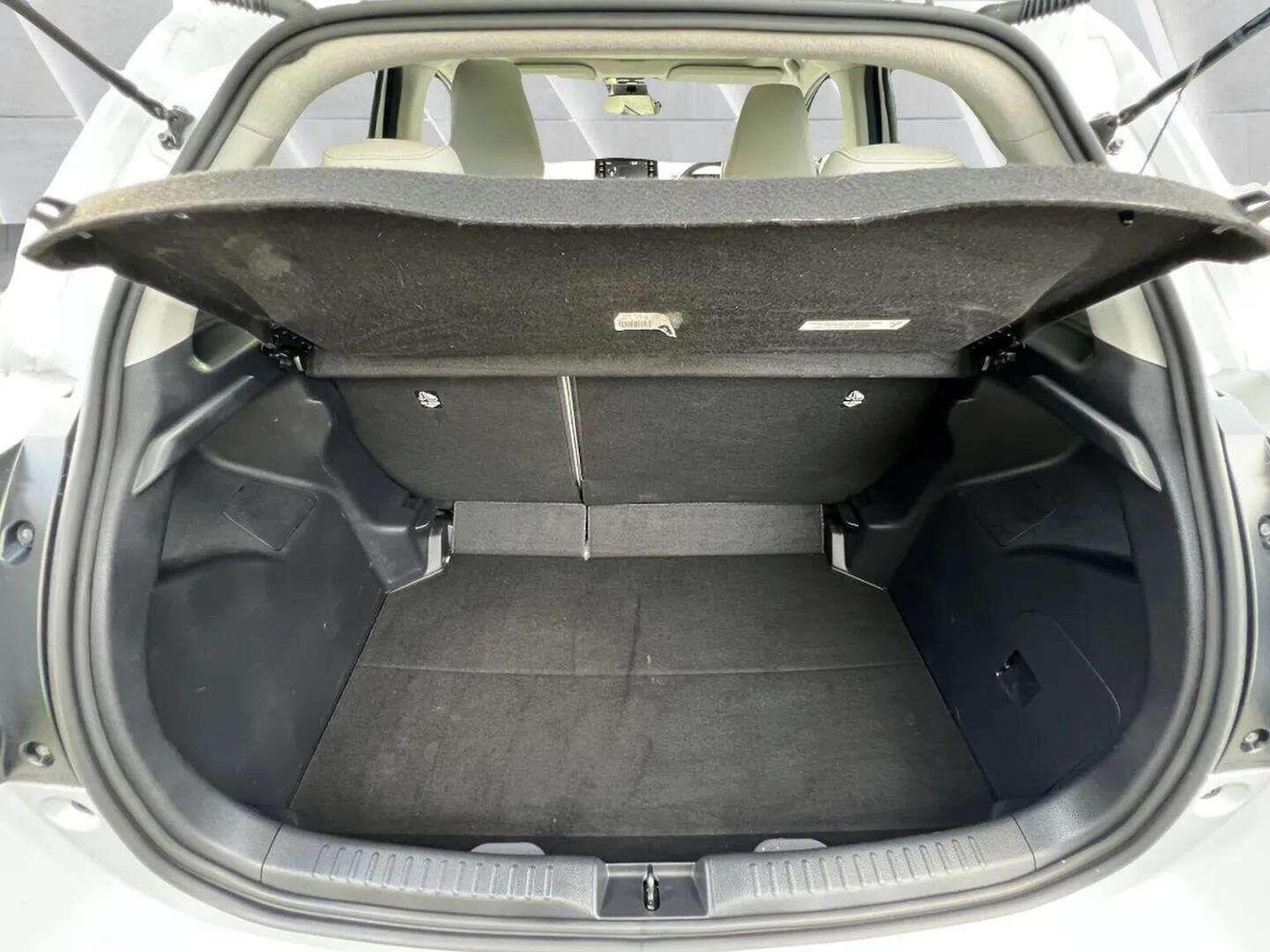 Used Toyota Yaris 2020 for sale - 76566661: Photo 45