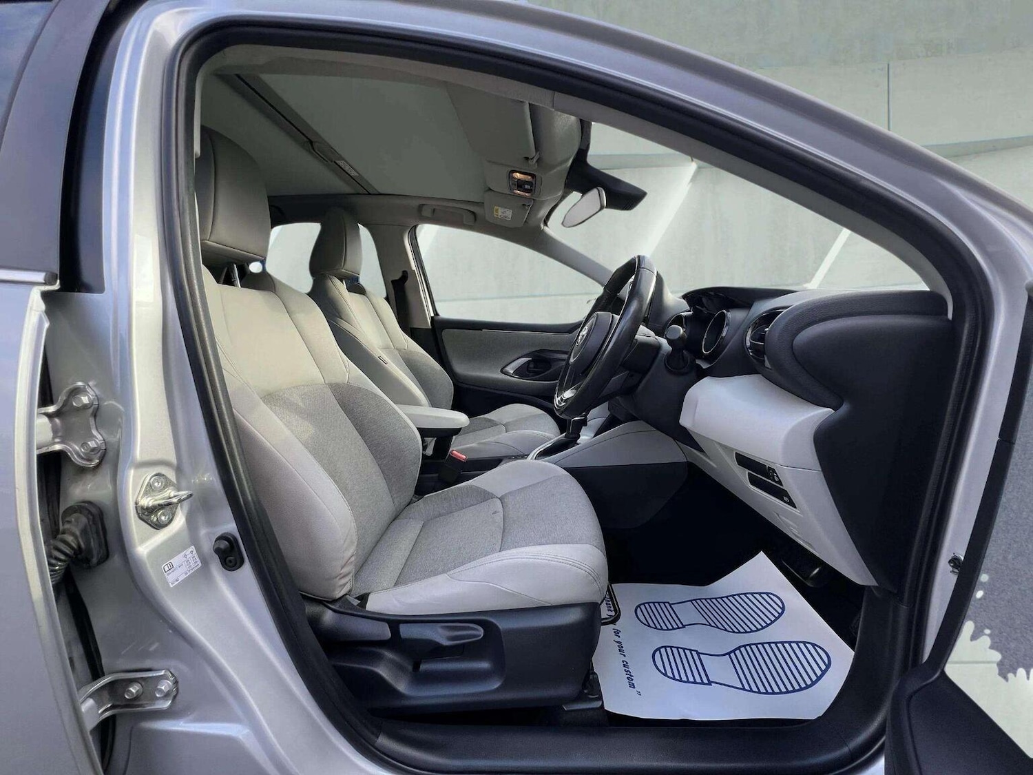 Used Toyota Yaris 2020 for sale - 76566661: Photo 54