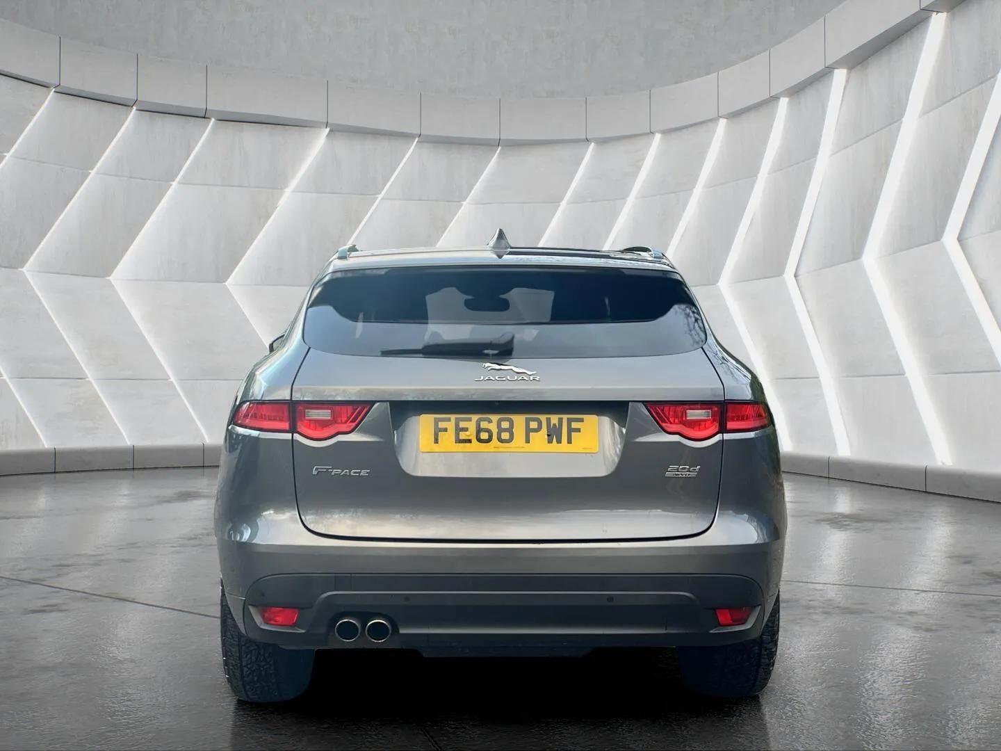 Used Jaguar F-Pace 2018 for sale - 76865908: Photo 12