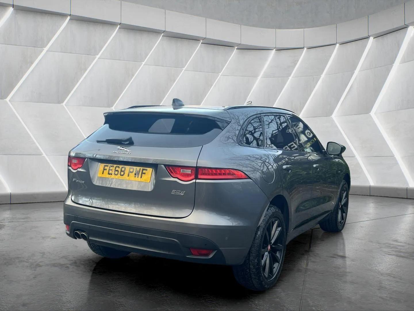 Used Jaguar F-Pace 2018 for sale - 76865908: Photo 14