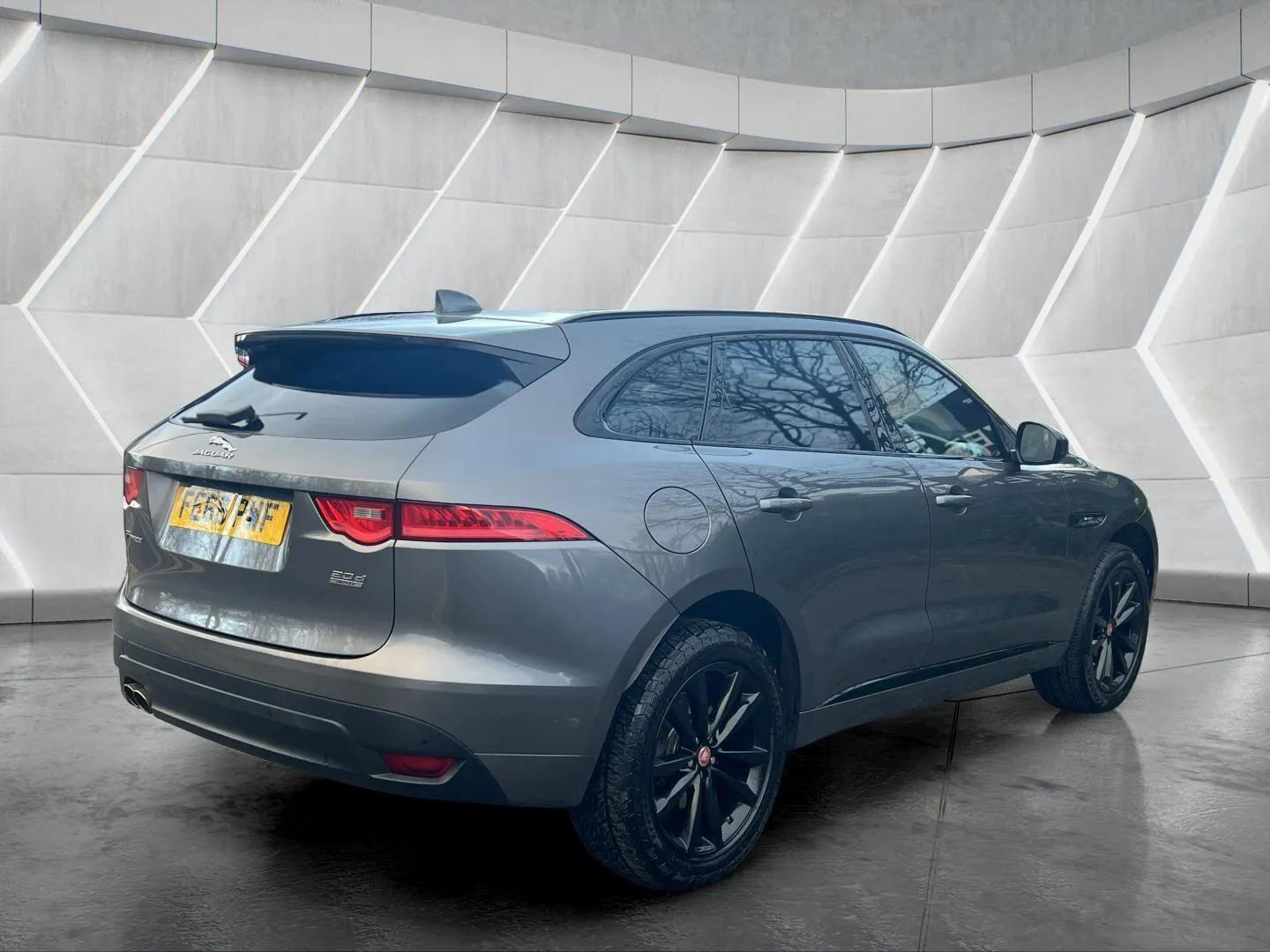 Used Jaguar F-Pace 2018 for sale - 76865908: Photo 15