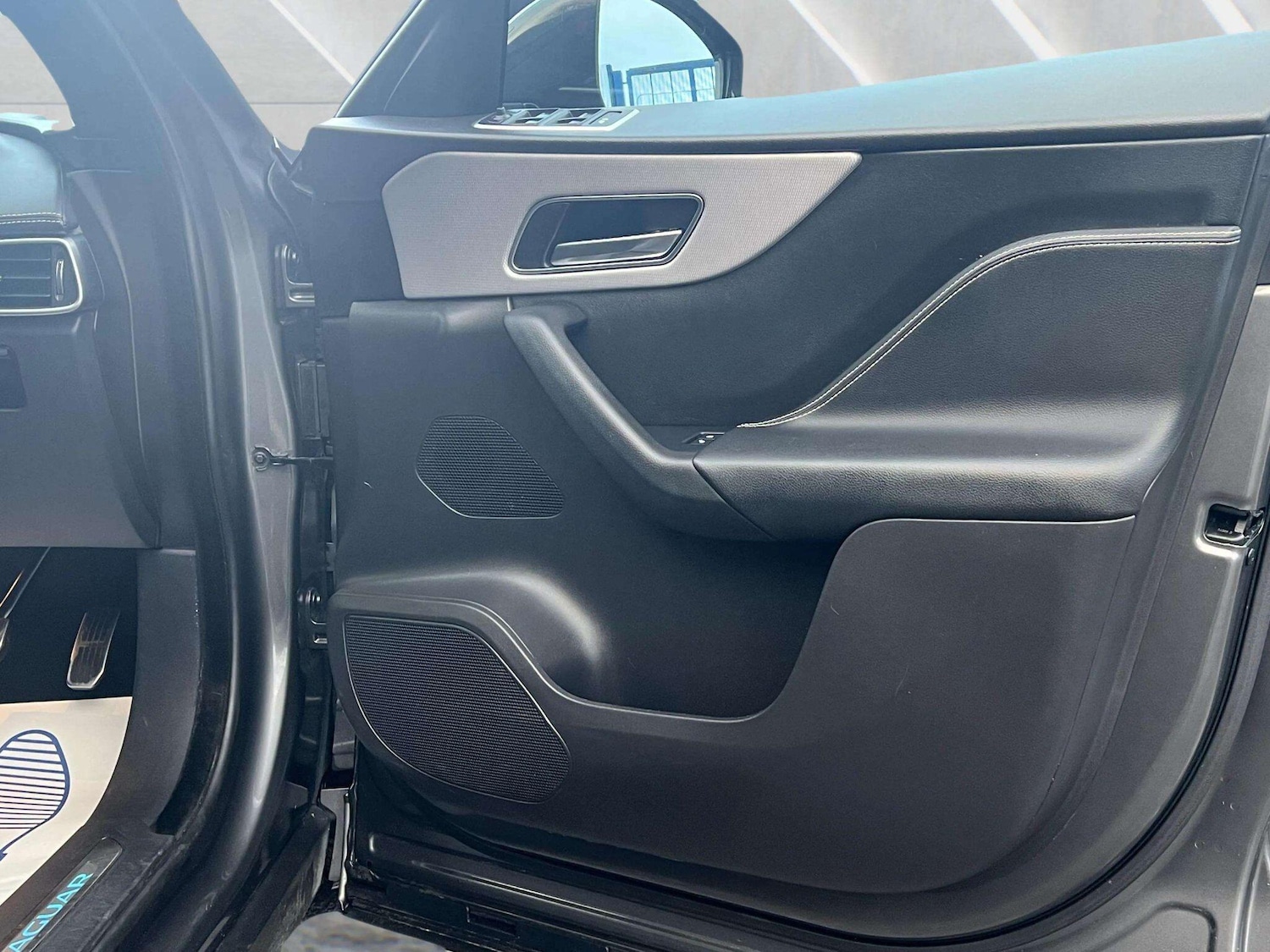 Used Jaguar F-Pace 2018 for sale - 76865908: Photo 17