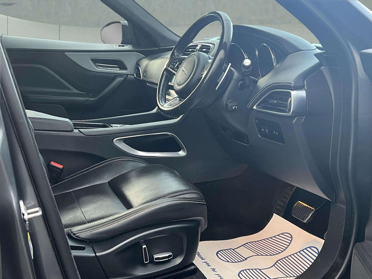 Used Jaguar F-Pace 2018 for sale - 76865908: Photo 18