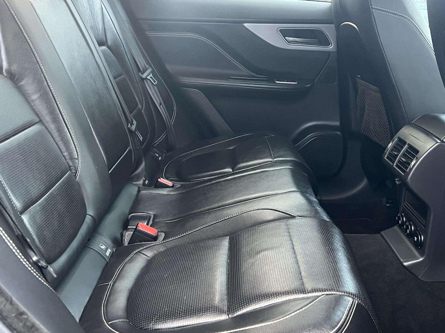 Used Jaguar F-Pace 2018 for sale - 76865908: Photo 38