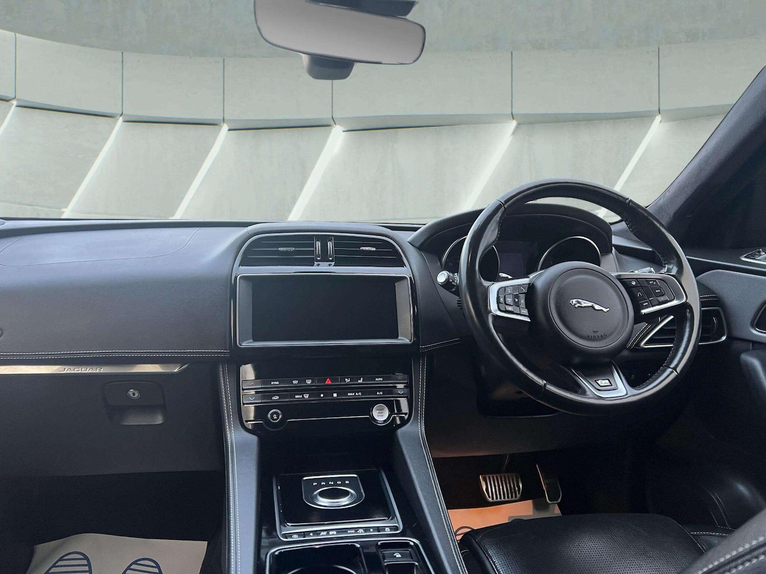 Used Jaguar F-Pace 2018 for sale - 76865908: Photo 42