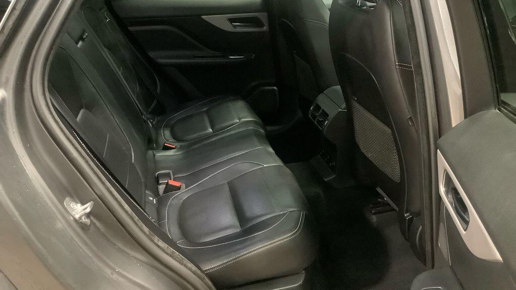 Used Jaguar F-Pace 2018 for sale - 76865908: Photo 8