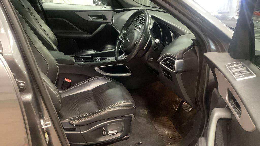 Used Jaguar F-Pace 2018 for sale - 76865908: Photo 9