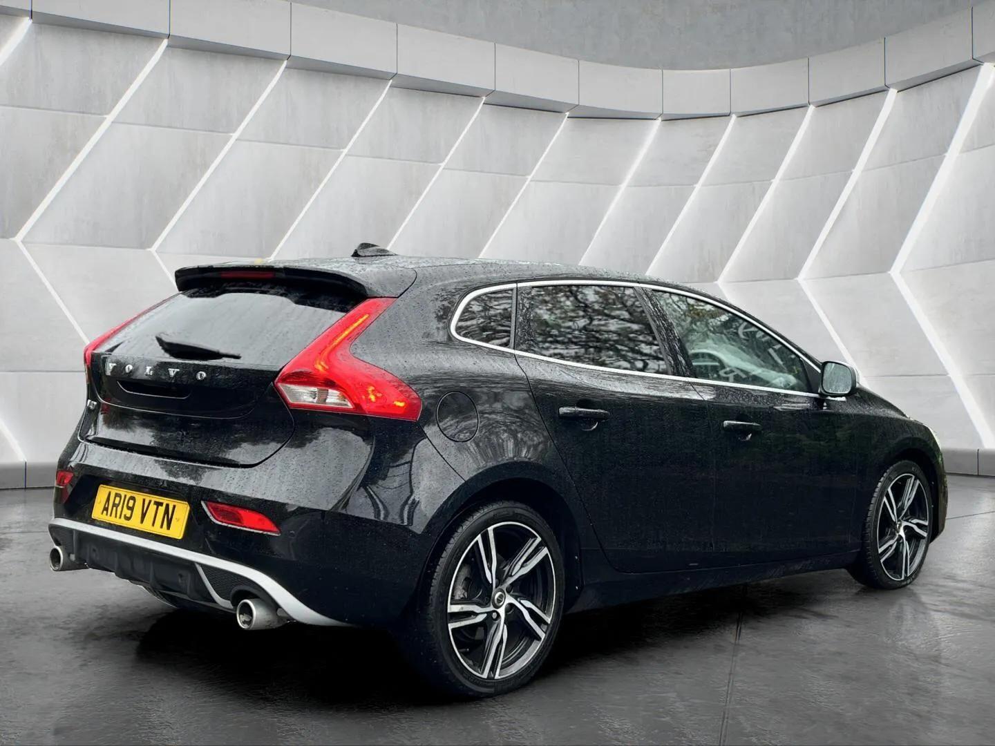 Used Volvo V40 2019 for sale - 76598460: Photo 15