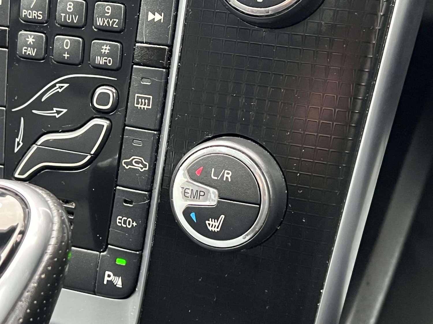 Used Volvo V40 2019 for sale - 76598460: Photo 32