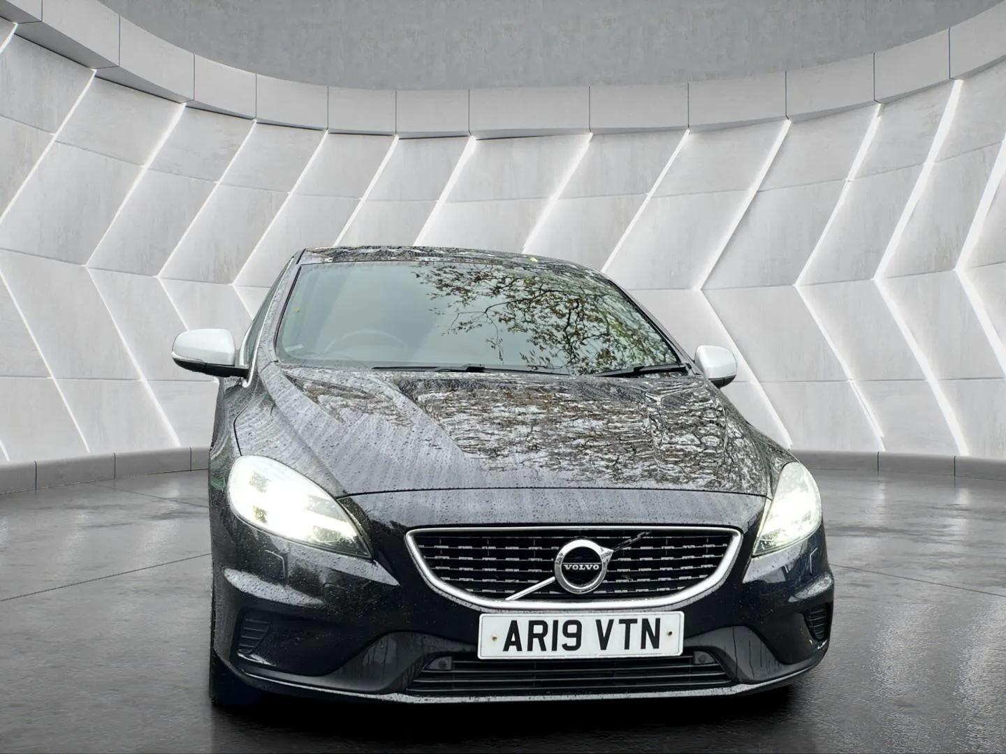 Used Volvo V40 2019 for sale - 76598460: Photo 4