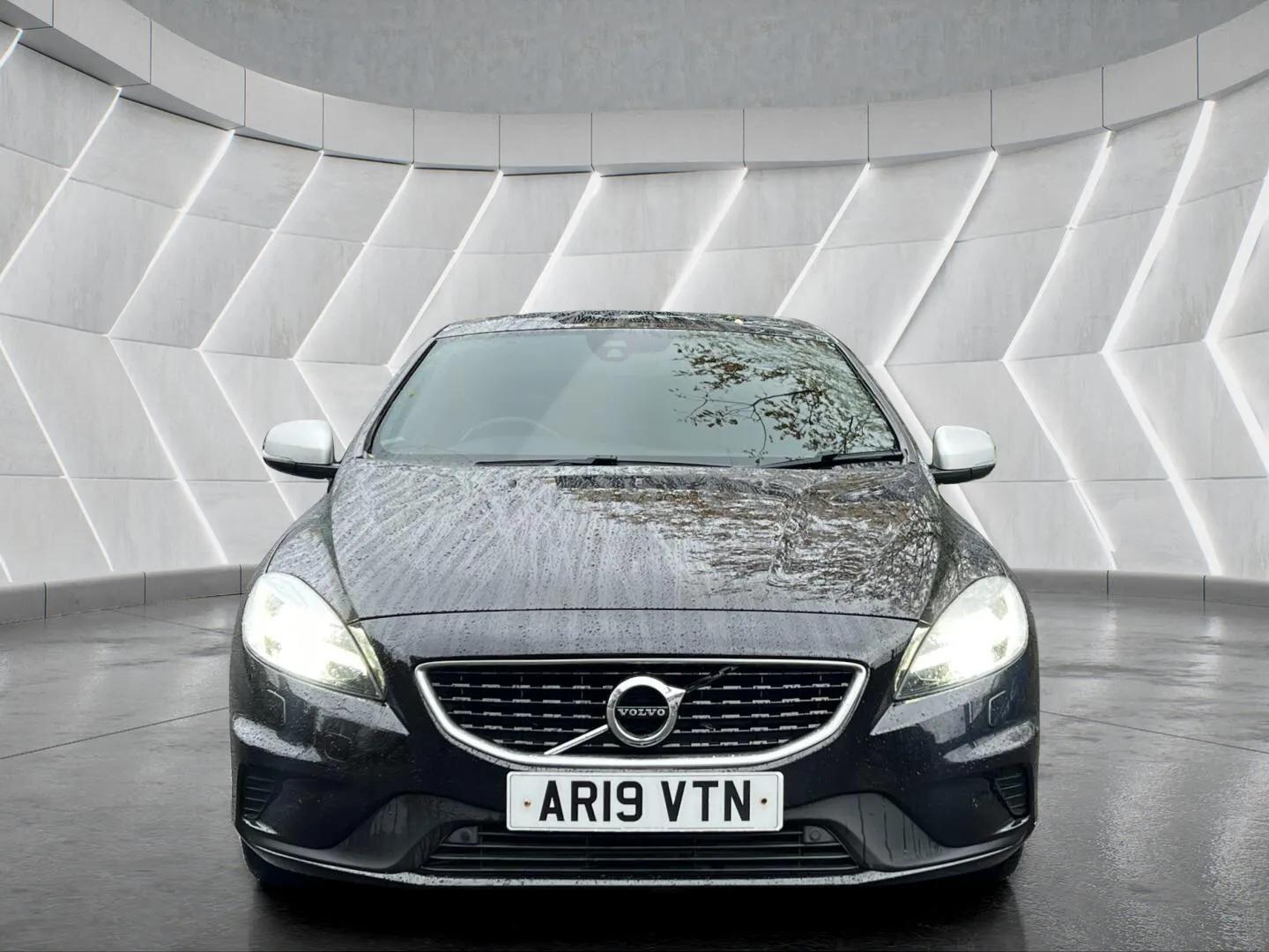 Used Volvo V40 2019 for sale - 76598460: Photo 5