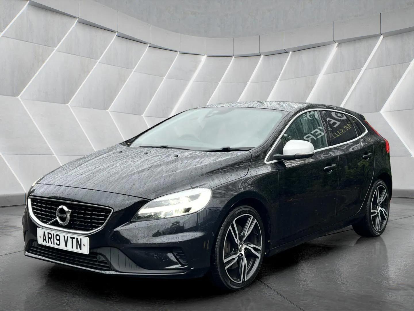 Used Volvo V40 2019 for sale - 76598460: Photo 8