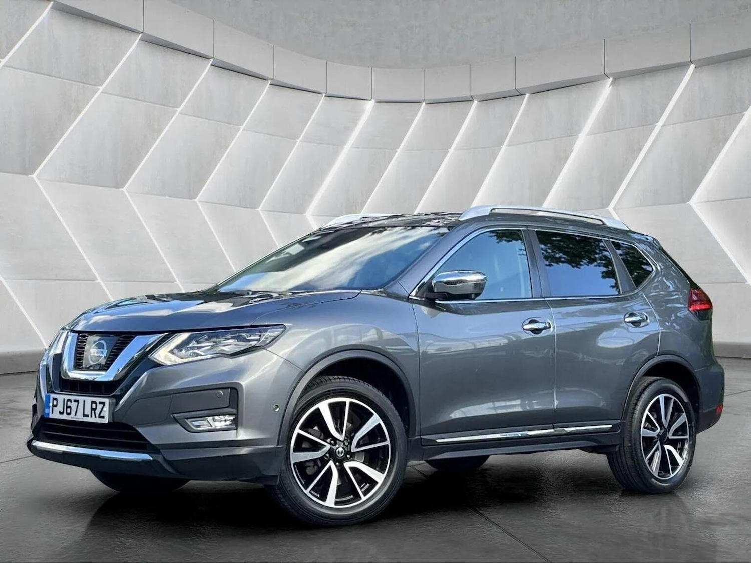 Used Nissan X-Trail 2017 for sale - 76566605: Photo 1