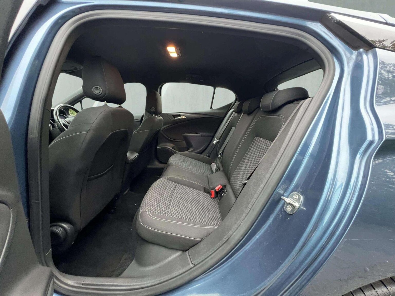 Used Vauxhall Astra 2017 for sale - 76566606: Photo 34