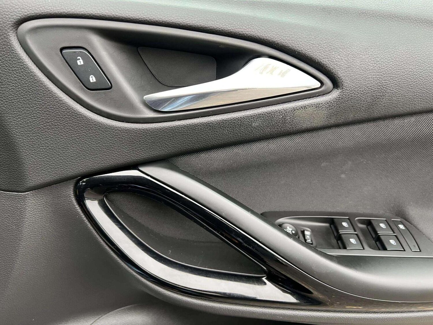 Used Vauxhall Astra 2017 for sale - 76566606: Photo 47