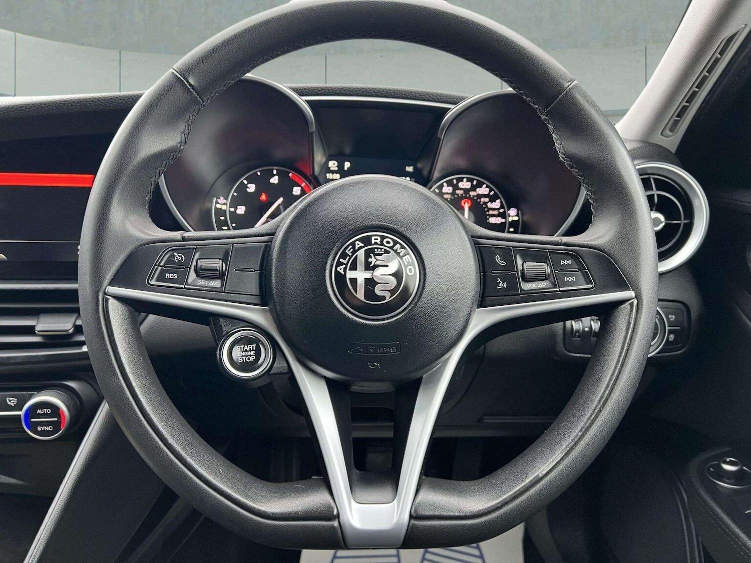 Used Alfa Romeo Giulia 2018 for sale - 76588480: Photo 25