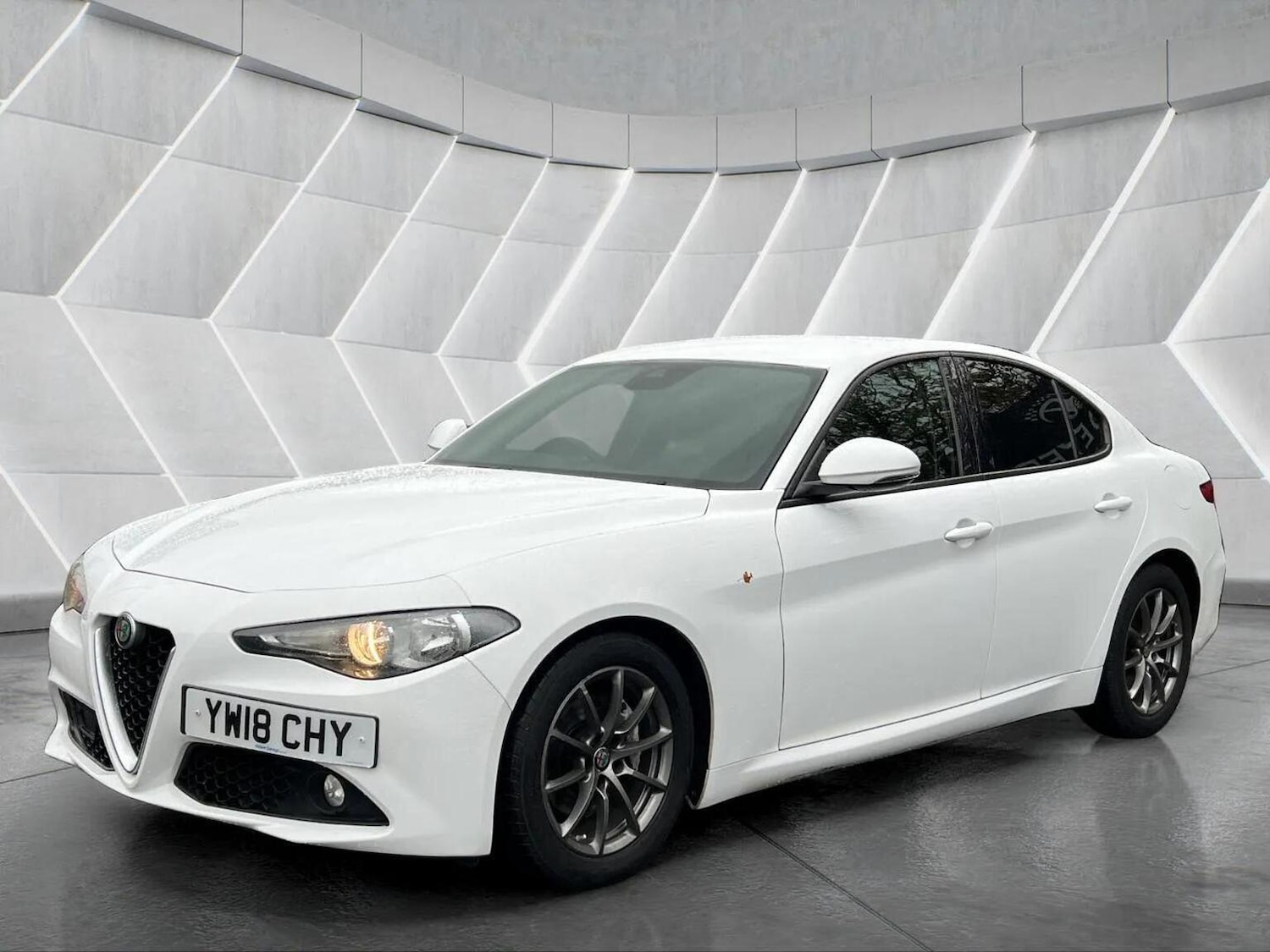 Used Alfa Romeo Giulia 2018 for sale - 76588480: Photo 8