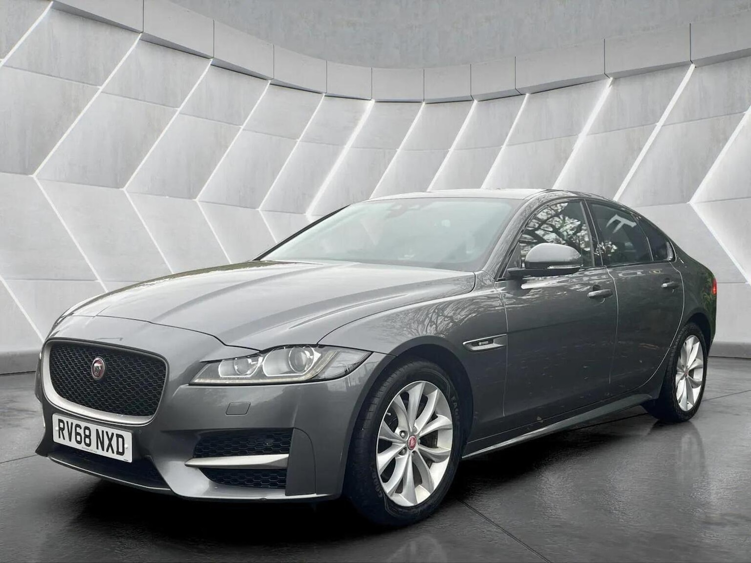 Used Jaguar XF 2018 for sale - 76566648: Photo 12
