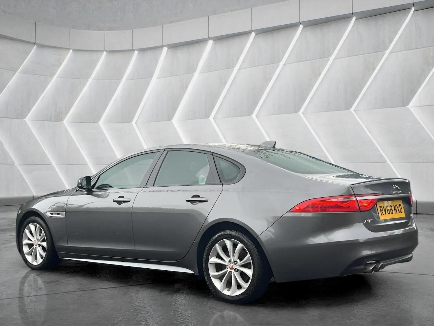 Used Jaguar XF 2018 for sale - 76566648: Photo 13