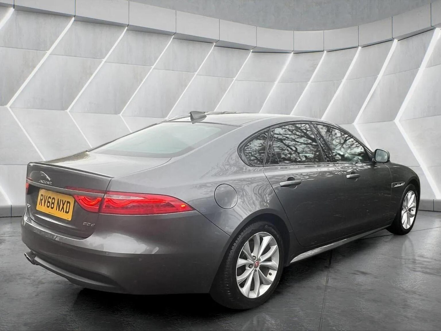 Used Jaguar XF 2018 for sale - 76566648: Photo 21