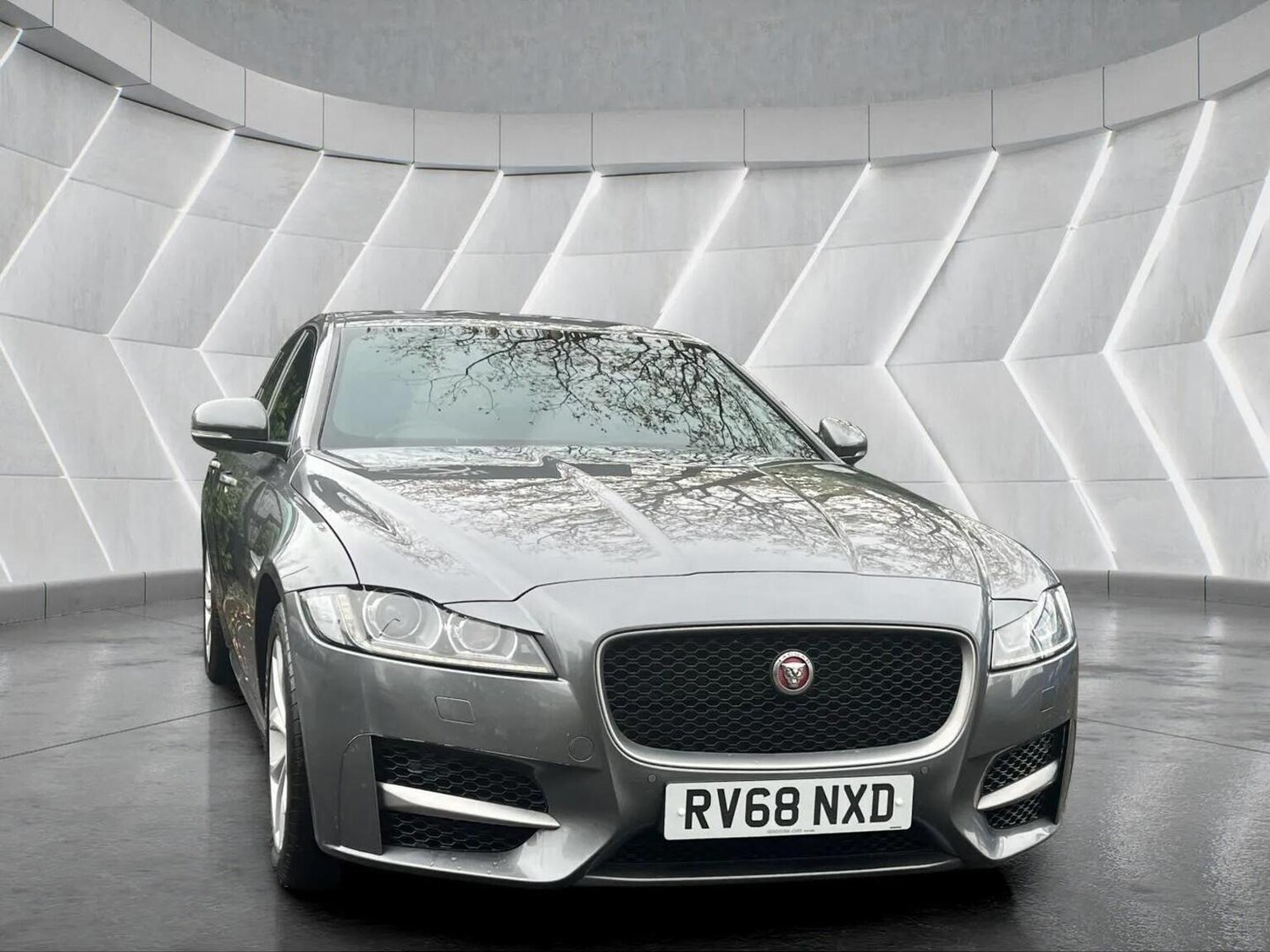 Used Jaguar XF 2018 for sale - 76566648: Photo 6