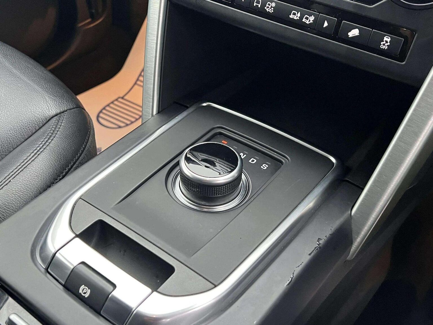 Used Land Rover Discovery Sport 2018 for sale - 76566631: Photo 32