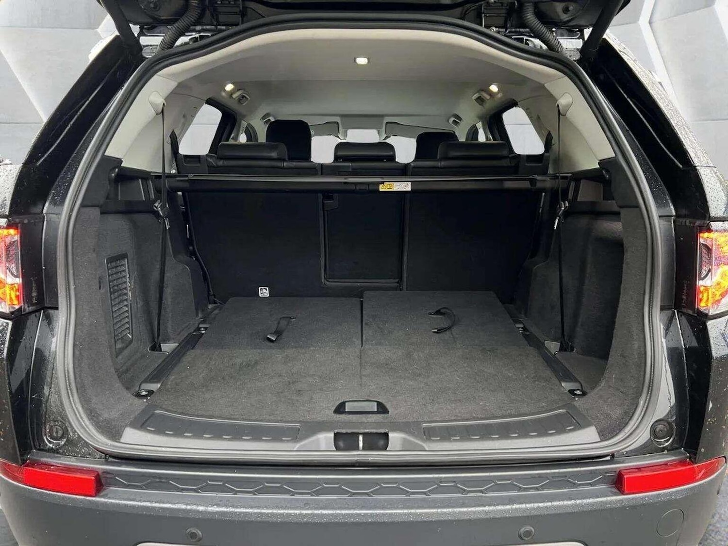 Used Land Rover Discovery Sport 2018 for sale - 76566631: Photo 48