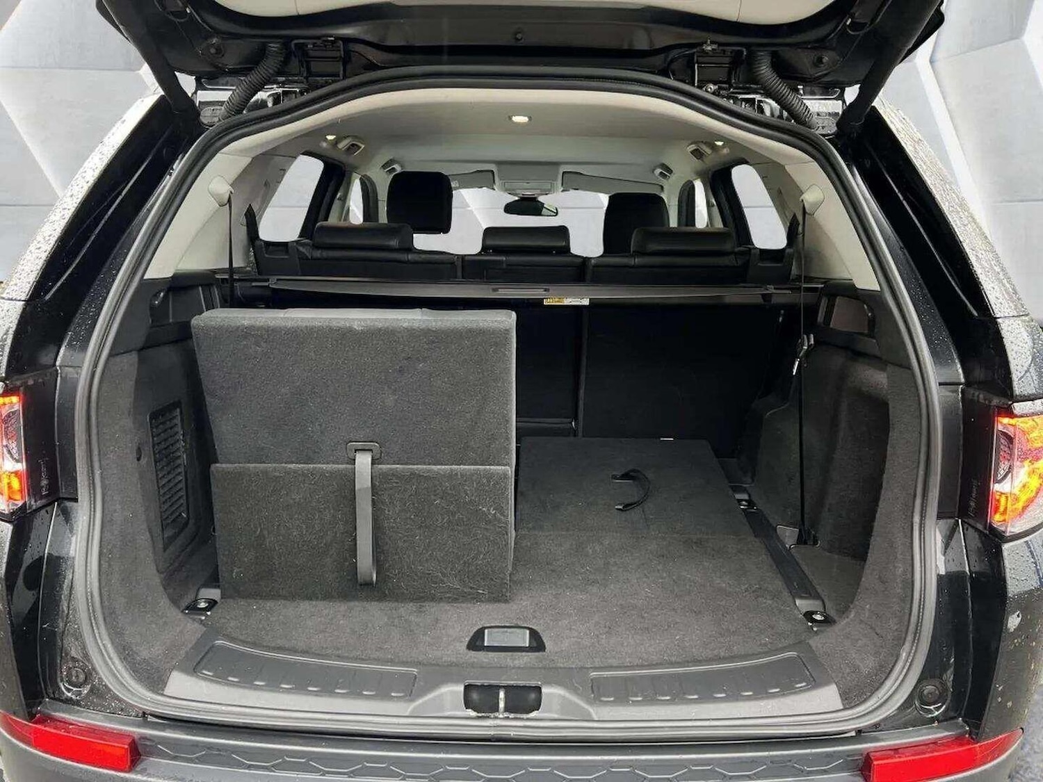 Used Land Rover Discovery Sport 2018 for sale - 76566631: Photo 50