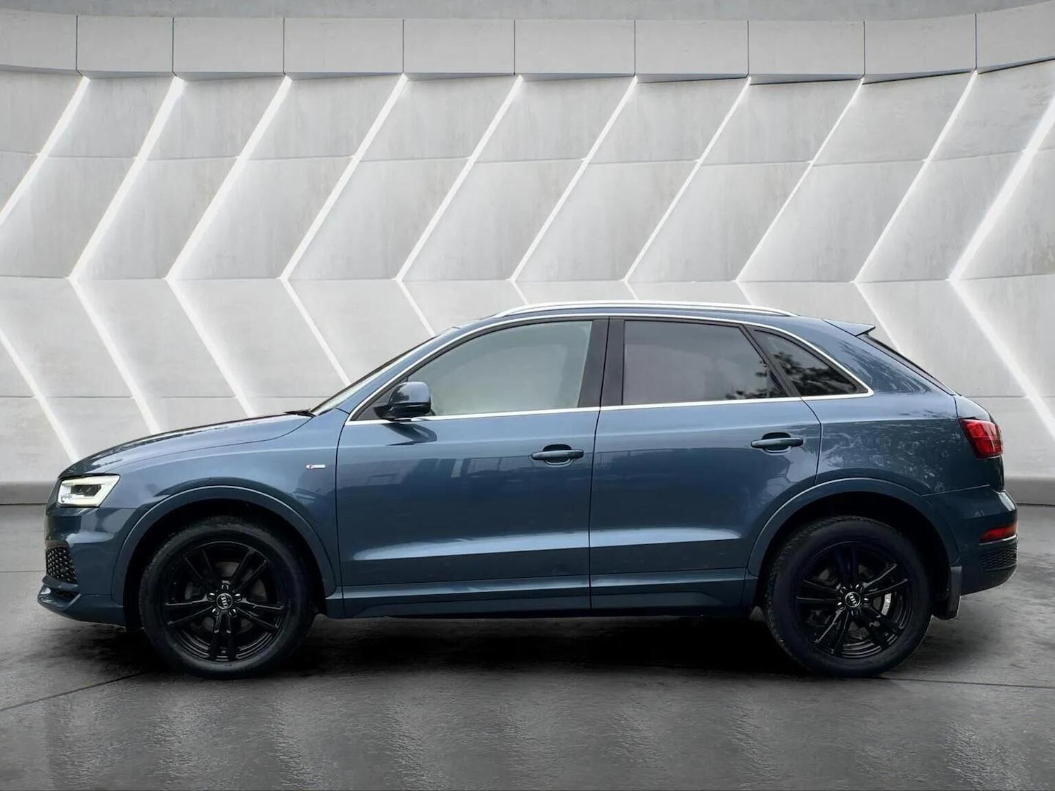 Used Audi Q3 2018 for sale - 76566642: Photo 11